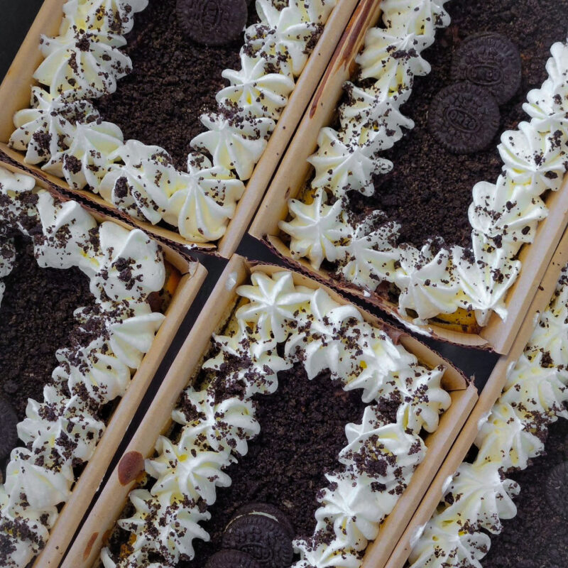 oreo cakes in a dish